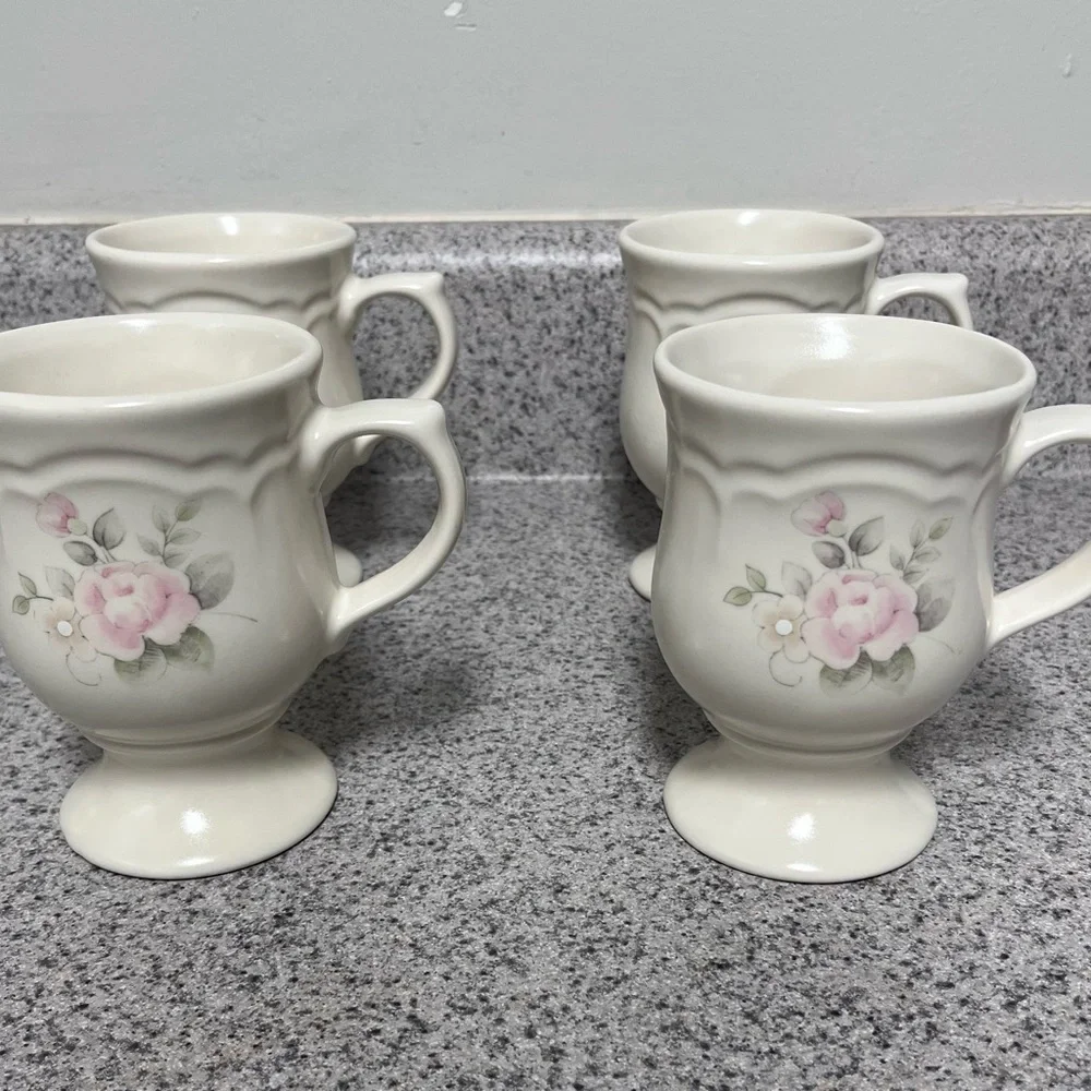Pfaltzgraff Pedestal Mugs Tea Rose Pattern Set of 4 - Picture 2 of 9